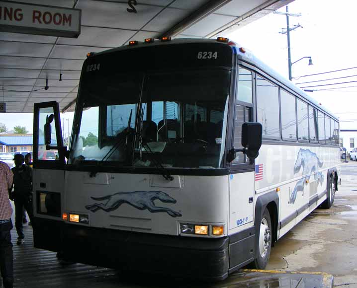 Greyhound MCI 102DL3 6234